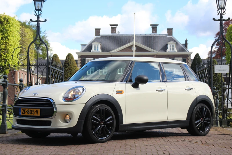 MINI Mini 1.5 ONE 5-DEURS | NAVI | LICHTMETALEN VELGEN | AIRCO | BLACK PACK | NETTE AUTO!