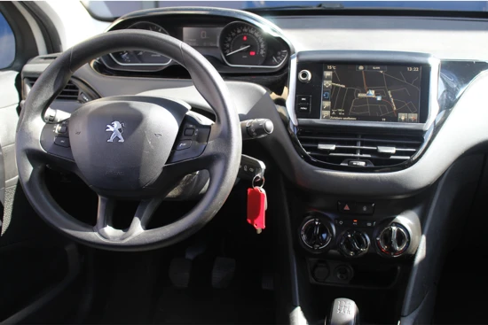 Peugeot 208 1.2 82PK Blue Lion | Cruise | Navi | Carplay | Airco | PDC