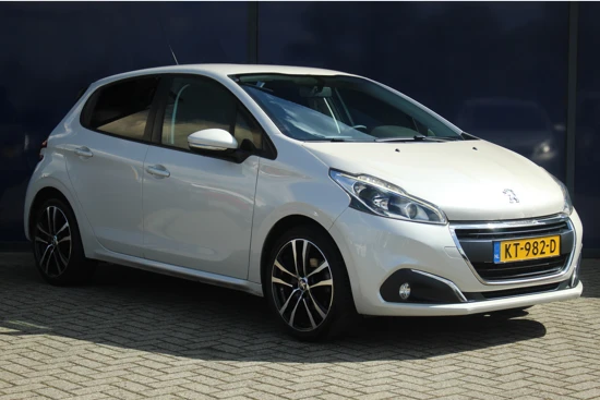 Peugeot 208 1.2 82PK Blue Lion | Cruise | Navi | Carplay | Airco | PDC