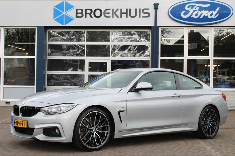 BMW 4 Serie Coupé 435i 306PK HIGH EXECUTIVE | NAVI PROF | HARMAN / KARDON | CAMERA | M PERFORMANCE | ORIGINEEL NL! |