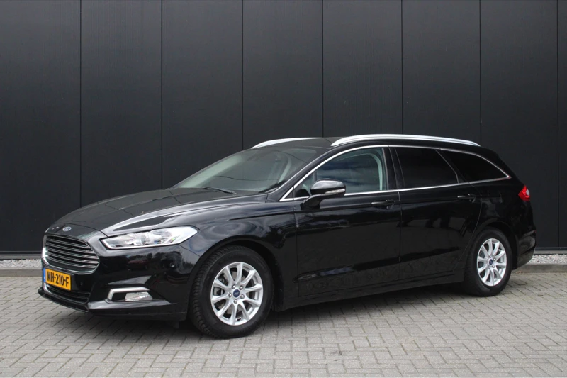 Ford Mondeo Wagon 1.5 160pk Titanium | 100% dealer o.h. | Camera | DAB | 4-Seizoenen banden | Climate control | Keyless | Privacy-glass