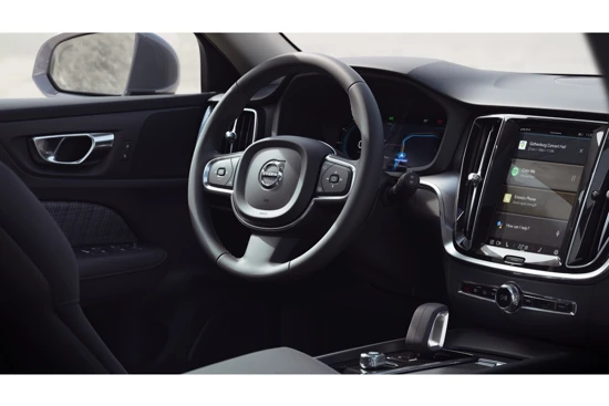 Volvo V60 B3 Essential Edition | Camera | Cruise Control | Verwarmbare stoelen & stuur | 17 Inch | LED-Koplampen