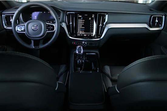 Volvo S60 Recharge T6 AWD Ultimate Dark | Panoramadak | Standkachel | Harman Kardon | BLIS | HUD | Elektrische Stoelen | 19 Inch