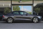 Volvo S60 Recharge T6 AWD Ultimate Dark | Panoramadak | Standkachel | Harman Kardon | BLIS | HUD | Elektrische Stoelen | 19 Inch