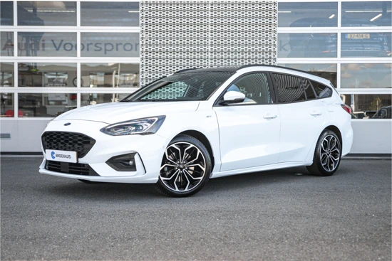 Ford Focus Wagon 1.5 180pk ST Line | Panoramadak | Camera | 18" | Keyless |