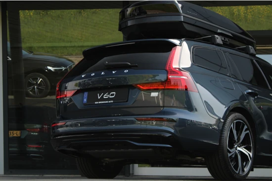 Volvo V60 T6 Recharge Long Range Ultimate Dark | Adaptive Cruise | Panoramadak | HUD | 360° Camera | Gelamineerd/Getint Glas | 19 Inch