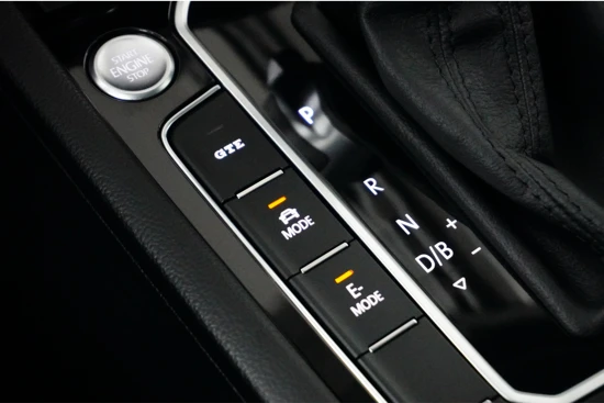 Volkswagen Passat Variant 1.4 TSI 218PK PHEV GTE Business Trekhaak| Pan-dak| Camera| Half leer|