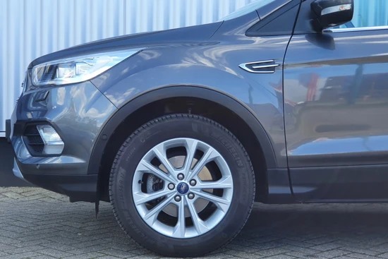 Ford Kuga 1.5 150PK Titanium | Trekhaak | Navi | Clima | Winterpack | Parkeersensoren + camera |