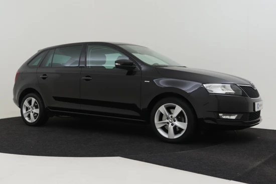 Škoda Rapid Spaceback 1.0 TSI 110PK Greentech Clever | Cruise Control | Panoramadak | Parkeersensoren achter | Automatische Airco | Verwarmd