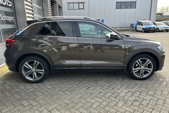 Volkswagen T-Roc 1.5 TSI 150 pk Sport | Trekhaak | Achteruitrijcamera | Cruise control adaptief | Voorstoelen verwarmd |