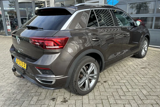 Volkswagen T-Roc 1.5 TSI 150 pk Sport | Trekhaak | Achteruitrijcamera | Cruise control adaptief | Voorstoelen verwarmd |