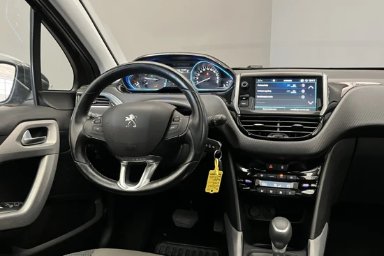 Peugeot 2008 1.2 110PK Allure Automaat | Parkeersensoren | 16" Lichtmetaal | Clima | Cruise | Bluetooth | Apple/Android Carplay | LED Achterl