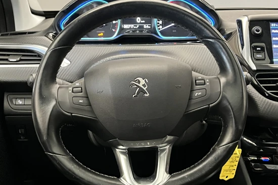 Peugeot 2008 1.2 110PK Allure Automaat | Parkeersensoren | 16" Lichtmetaal | Clima | Cruise | Bluetooth | Apple/Android Carplay | LED Achterl