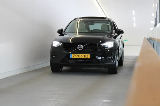 Volvo XC40 T4 211PK Recharge Ultimate Dark | Panoramadak | Memory Stoel | Leder | HK Audio | 20''