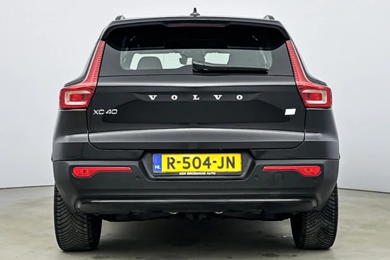 Volvo XC40 RECHARGE SINGLE PLUS 70 kWh | Pilot Assist | Camera | Keyless | Stuur/stoelverwarming