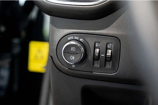 Opel Crossland X 1.2 Turbo 110PK Innovation | Climate Controle | Stoel & Stuurverwarming | AGR Stoelen | Verwarmd voorraam |
