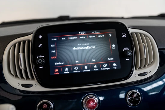 Fiat 500 1.0 Hybrid Dolcevita | Apple Carplay & Android Auto | Panoramadak | Cruise Controle | Airco | Lichtmetalen velgen |