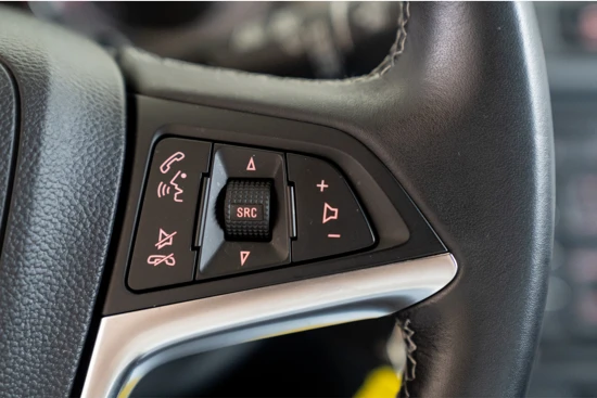 Opel Mokka 1.4 T 140PK Cosmo | Navi | Trekhaak | Climate Controle | Camera | Parkeersensoren | Lichtmetalen velgen |