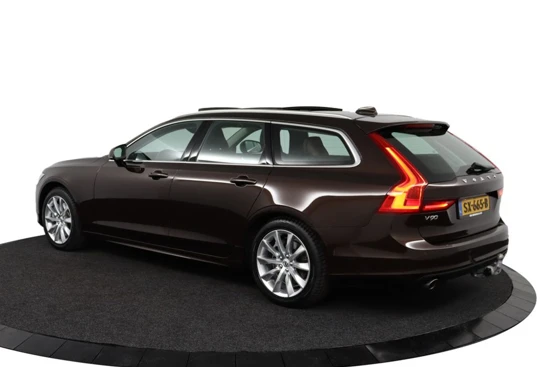 Volvo V90 T4 Momentum | Head-Up display | Lederen interieur | Semi elektrische trekhaak | Adaptieve cruise control incl. BLIS | Panoramisc