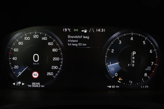 Volvo V90 T4 Momentum | Head-Up display | Lederen interieur | Semi elektrische trekhaak | Adaptieve cruise control incl. BLIS | Panoramisc