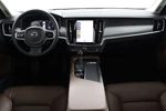 Volvo V90 T4 Momentum | Head-Up display | Lederen interieur | Semi elektrische trekhaak | Adaptieve cruise control incl. BLIS | Panoramisc