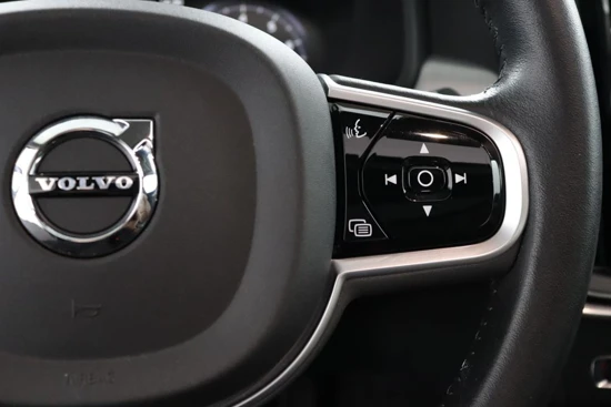 Volvo V90 T4 Momentum | Head-Up display | Lederen interieur | Semi elektrische trekhaak | Adaptieve cruise control incl. BLIS | Panoramisc