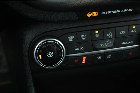 Ford Fiesta 1.0 125pk EcoBoost Hybrid ST-Line | 17'' | Keyless | Privacy-glass | Apple carplay | Winter-pack