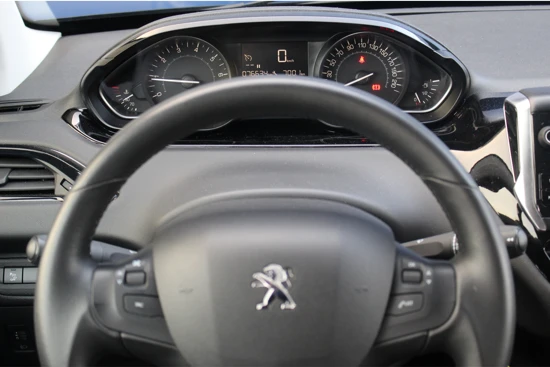 Peugeot 208 1.2 82PK Signature | Cruise | Carplay | Airco | Navi | PDC | Trekhaak