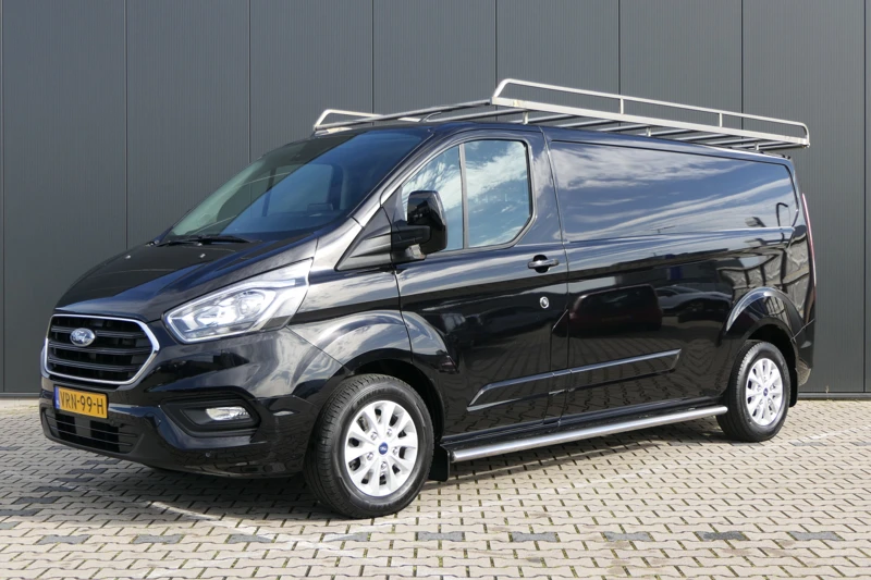 Ford Transit Custom 320 2.0 TDCI 170pk! L2H1 Limited | Lengte 2 | Navigatie | Betimmering | Imperiaal | Trekhaak | Verwarmde Voorruit | Lichtmetalen