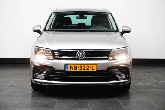 Volkswagen Tiguan 1.4 150 pk TSI ACT Connected Series R | R-Line Exterieur | Trekhaak | Navigatie | Parkeersenoren V & A |