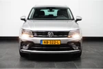 Volkswagen Tiguan 1.4 150 pk TSI ACT Connected Series R | R-Line Exterieur | Trekhaak | Navigatie | Parkeersenoren V & A |