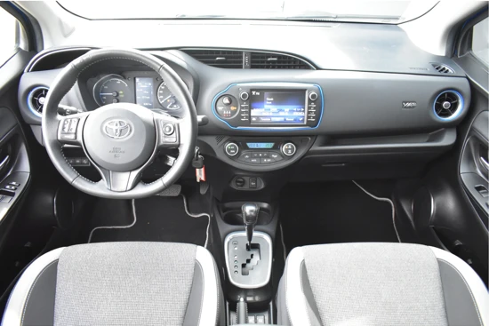 Toyota Yaris 1.5 Hybrid Y20 Dynamic Automaat | Achteruitrijcamera | Stoelverwarming | Climate Control | Lane-Assist | Cruise Control | !!