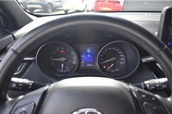 Toyota C-HR 1.2 Active | Navigatie | Adaptive Cruise | Trekhaak | Achteruitrijcamera | Climate Control |