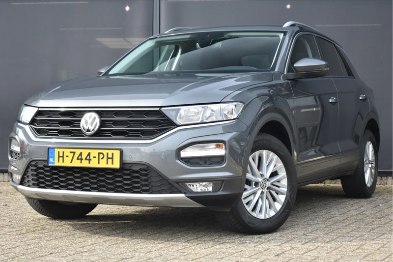 Volkswagen T-Roc 1.5 TSI Style Business 150pk | Navigatie | Trekhaak | AllSeason | Elektr. Achterklep | Adaptive Cruise | Climate Control | Deale