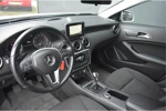 Mercedes-Benz A-Klasse 180 Edition Navigatie | Parkeersensoren | Bluetooth | Nette Staat | Zomer + Winterbanden aanwezig! |