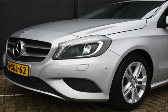 Mercedes-Benz A-Klasse 180 Edition Navigatie | Parkeersensoren | Bluetooth | Nette Staat | Zomer + Winterbanden aanwezig! |