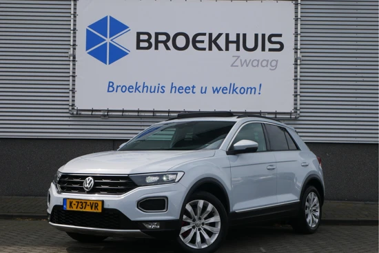 Volkswagen T-Roc Sport 1.5 110 kW / 150 pk TSI | Pan-Dak | active info| Stoelverwarming| Full LED