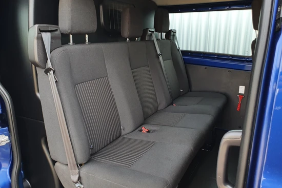 Ford Transit Custom 330 2.2 TDCI L2H1 Trend Dubbele Cabine | Navigatie | Sidebars | Trekhaak | Parkeersensoren | Achteruitrijcamera |