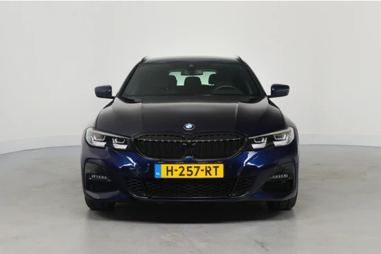 BMW 3 Serie Touring 320i Executive Edition | M-Sport | 1e Eigenaar! | Dealer Onderhouden | Sportstoelen | HUD | Camera | Stoelverwarming | C