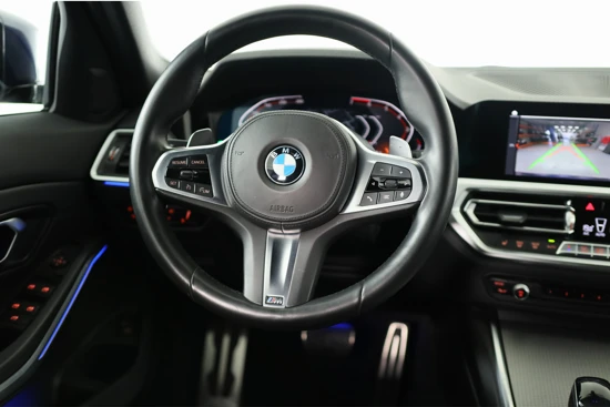 BMW 3 Serie Touring 320i Executive Edition | M-Sport | 1e Eigenaar! | Dealer Onderhouden | Sportstoelen | HUD | Camera | Stoelverwarming | C