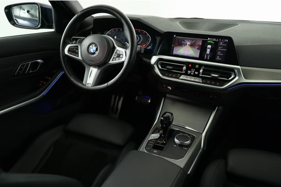 BMW 3 Serie Touring 320i Executive Edition | M-Sport | 1e Eigenaar! | Dealer Onderhouden | Sportstoelen | HUD | Camera | Stoelverwarming | C