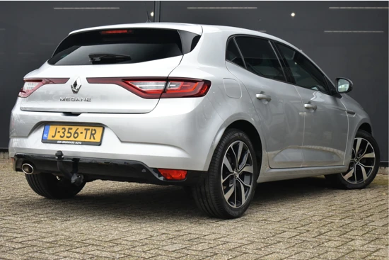 Renault Mégane 1.3 TCe Bose 140pk | Trekhaak | Navigatie | Achteruitrijcamera | Full-LED | 17"LMV | Parkeersensoren |