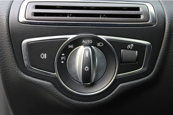 Mercedes-Benz C-Klasse 180 Business Solution 157PK Automaat | Navigatie | Led Koplampen | 17'' LMV | Cruise Control