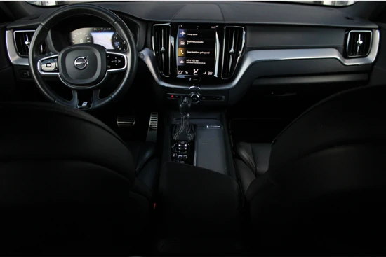 Volvo XC60 T5 R-Design | Adaptive Cruise | Panoramadak | Standkachel | Camera | Keyless | Stoel/stuurverwarming | Trekhaak