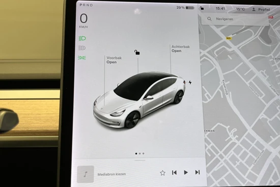 Tesla Model 3 Standard RWD Plus 60 kWh | Panoramadak | Camera | Autopilot | Clima | Cruise | Carplay | Lichtmetaal |