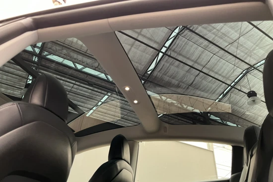 Tesla Model 3 Standard RWD Plus 60 kWh | Panoramadak | Camera | Autopilot | Clima | Cruise | Carplay | Lichtmetaal |