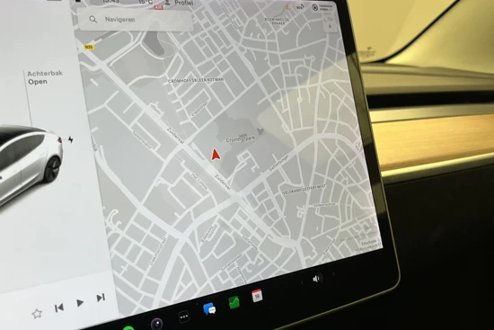 Tesla Model 3 Standard RWD Plus 60 kWh | Panoramadak | Camera | Autopilot | Clima | Cruise | Carplay | Lichtmetaal |