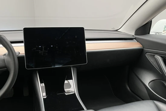 Tesla Model 3 Standard RWD Plus 60 kWh | Panoramadak | Camera | Autopilot | Clima | Cruise | Carplay | Lichtmetaal |