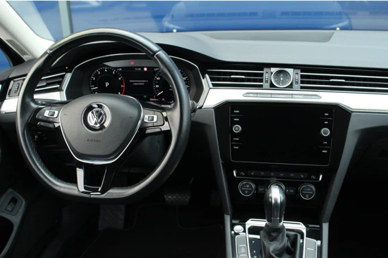 Volkswagen Passat Variant 1.5 TSI DSG Highline | Adaptive | Virtual Cockpit | Alcantara | Trekhaak | Navi