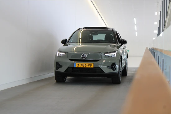 Volvo XC40 Extended Range 252PK Ultimate 82kWh | Panoramadak | Nubuck | Memory | Getint Glas | HK Audio